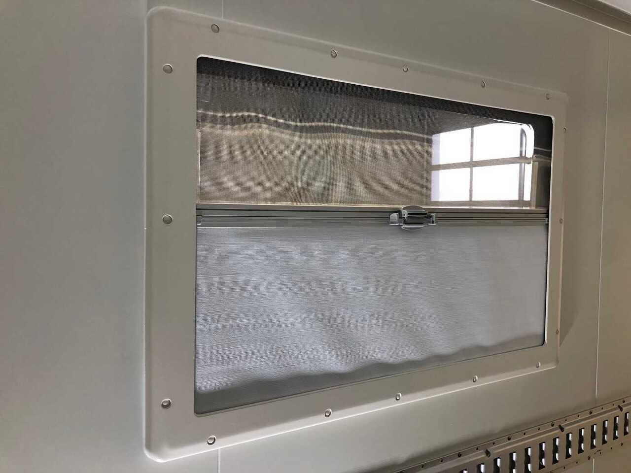 Новый Прицеп-фургон VEZEKO TK B 27.35 Rampe Tür Fenster Kofferanhänger: фото 22