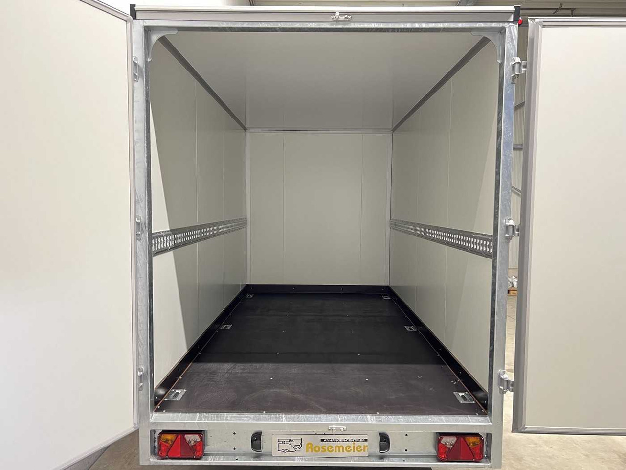 Новый Прицеп-фургон VEZEKO TK C 27.35 Kofferanhänger: фото 7