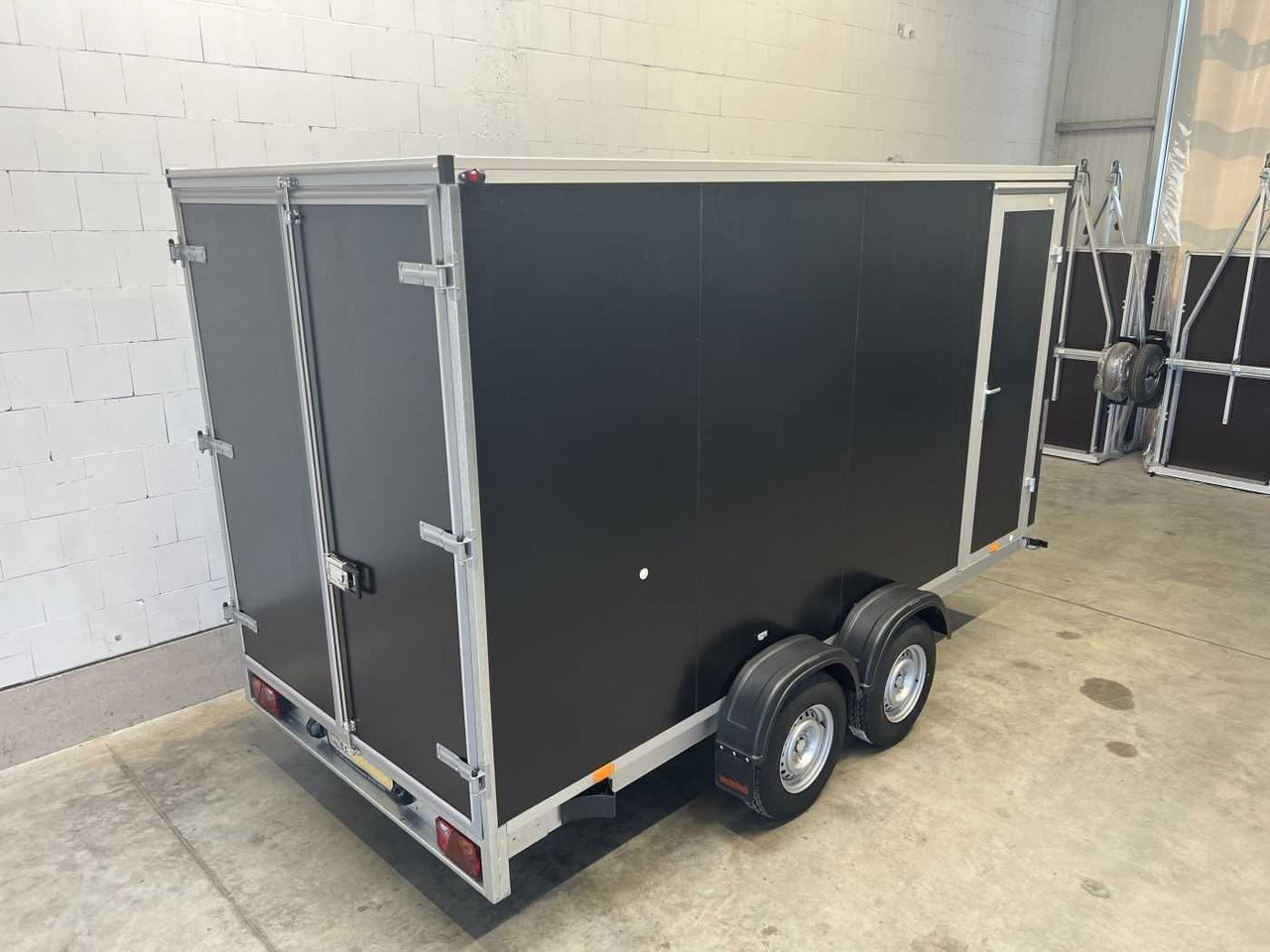 Новый Прицеп-фургон VEZEKO TK C 27.40 Tür Kofferanhänger: фото 27