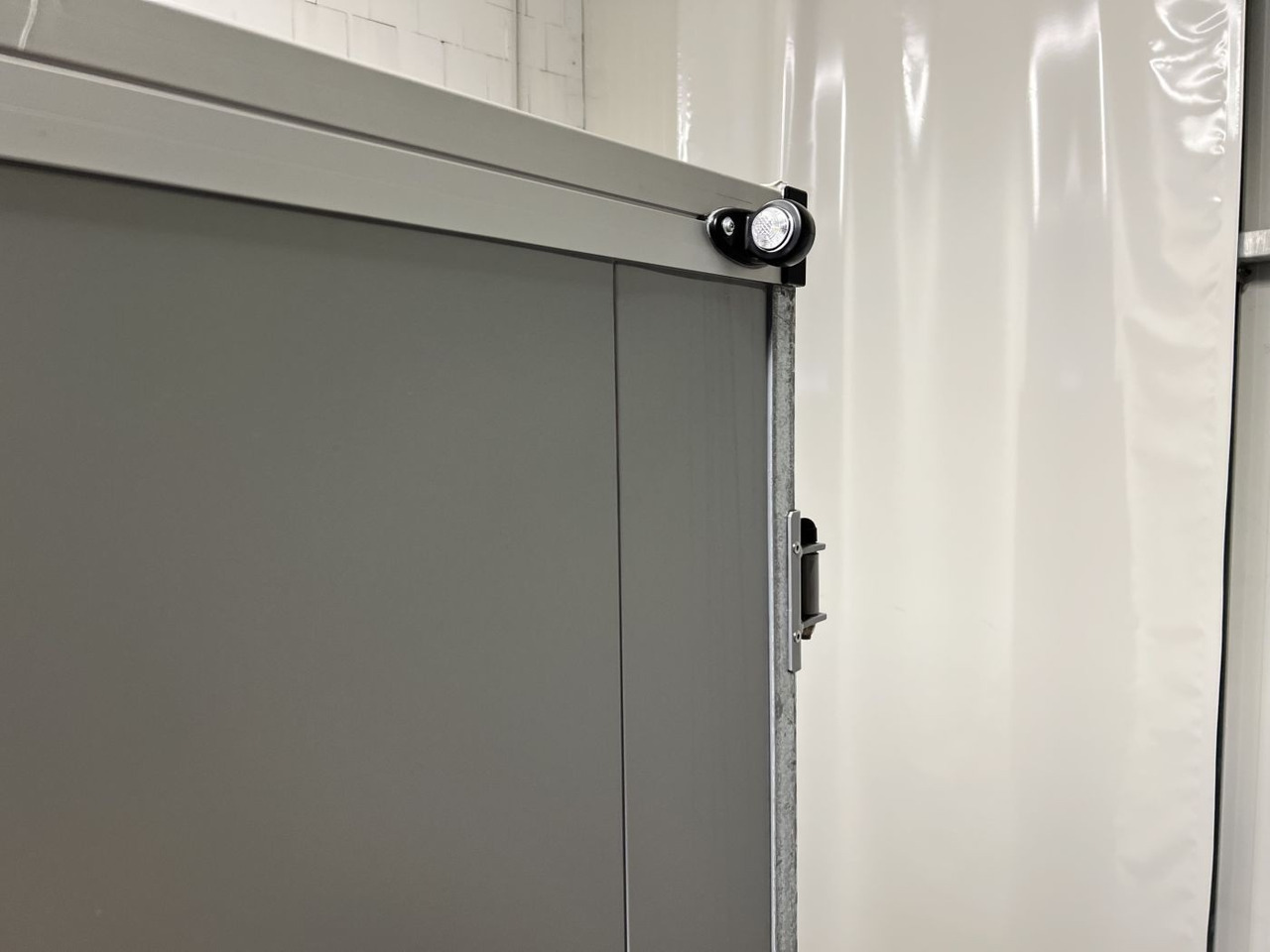 Новый Прицеп-фургон VEZEKO TK D 35.40 SP Flügeltüren Sond Kofferanhänger: фото 26