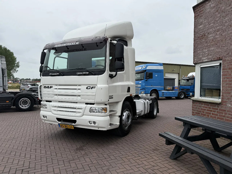 DAF CF 75 CF75-250 EURO5 - DAG CABINE MET RUIT- IDEAAL ALS RANGEERTREKKER-LAGE KM STAND!!!!!! - Тягач: фото 2 DAF CF 75 CF75-250 EURO5 - DAG CABINE MET RUIT- IDEAAL ALS RANGEERTREKKER-LAGE KM STAND!!!!!! - Тягач: фото 2