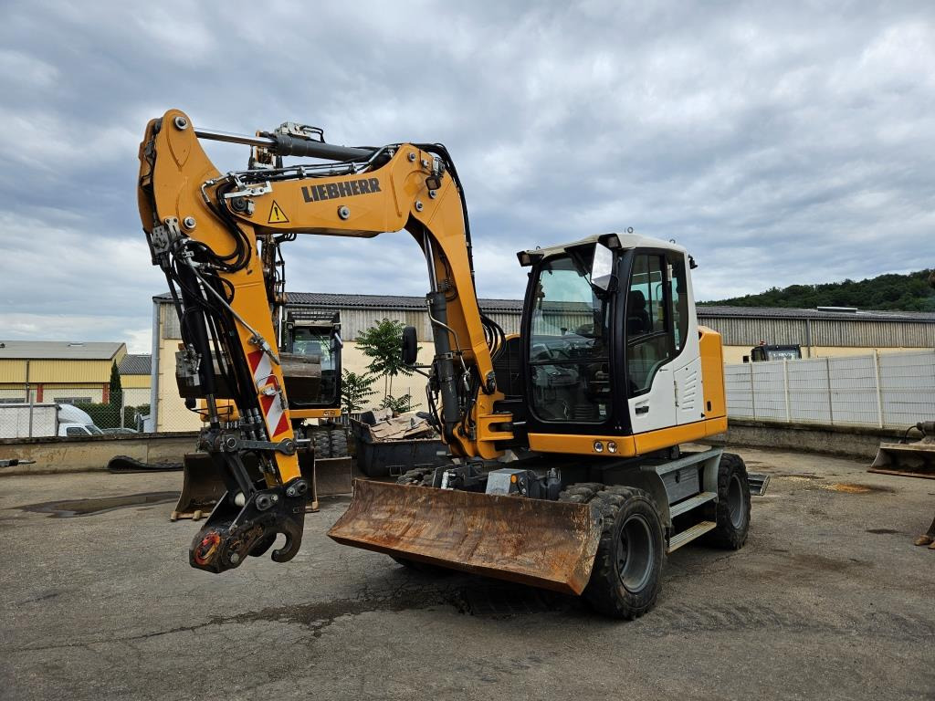 LIEBHERR A 910 COMPACT - Колёсный экскаватор: фото 5 LIEBHERR A 910 COMPACT - Колёсный экскаватор: фото 5