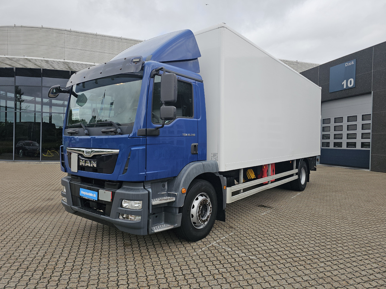 MAN TGM 18.290 - Грузовик с закрытым кузовом: фото 1 MAN TGM 18.290 - Грузовик с закрытым кузовом: фото 1