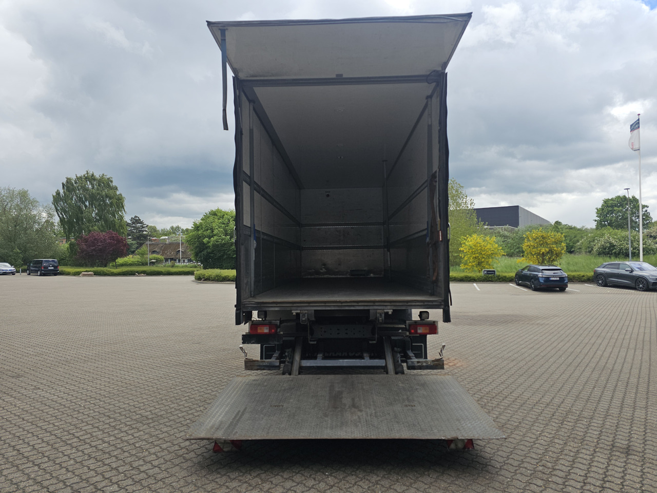 Volvo FM340 - Грузовик с закрытым кузовом: фото 5 Volvo FM340 - Грузовик с закрытым кузовом: фото 5