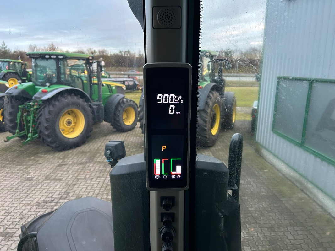 John Deere 7R 330 e23 - Трактор: фото 3 John Deere 7R 330 e23 - Трактор: фото 3