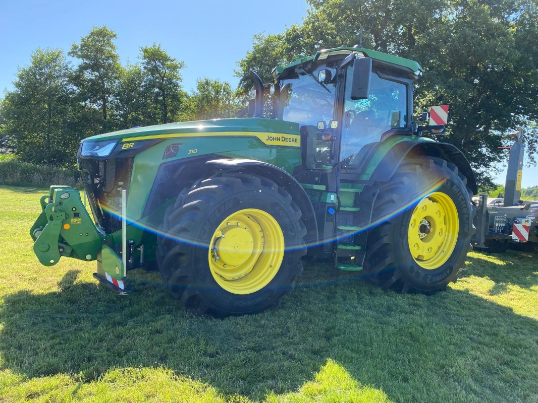 John Deere 8R 310 **Sonderfinanzierung 1,60%** - Трактор: фото 1 John Deere 8R 310 **Sonderfinanzierung 1,60%** - Трактор: фото 1