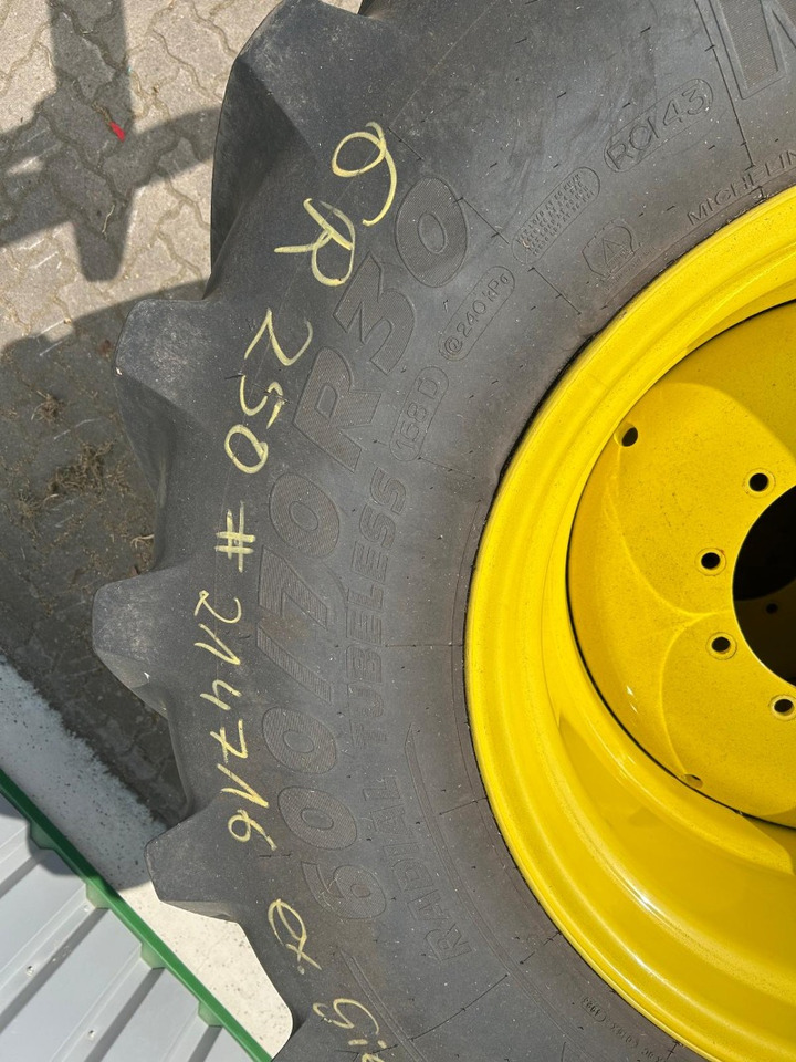 Michelin Kompletträder 710/70R42 600/70R30 - Шина для Сельскохозяйственной техники: фото 4 Michelin Kompletträder 710/70R42 600/70R30 - Шина для Сельскохозяйственной техники: фото 4