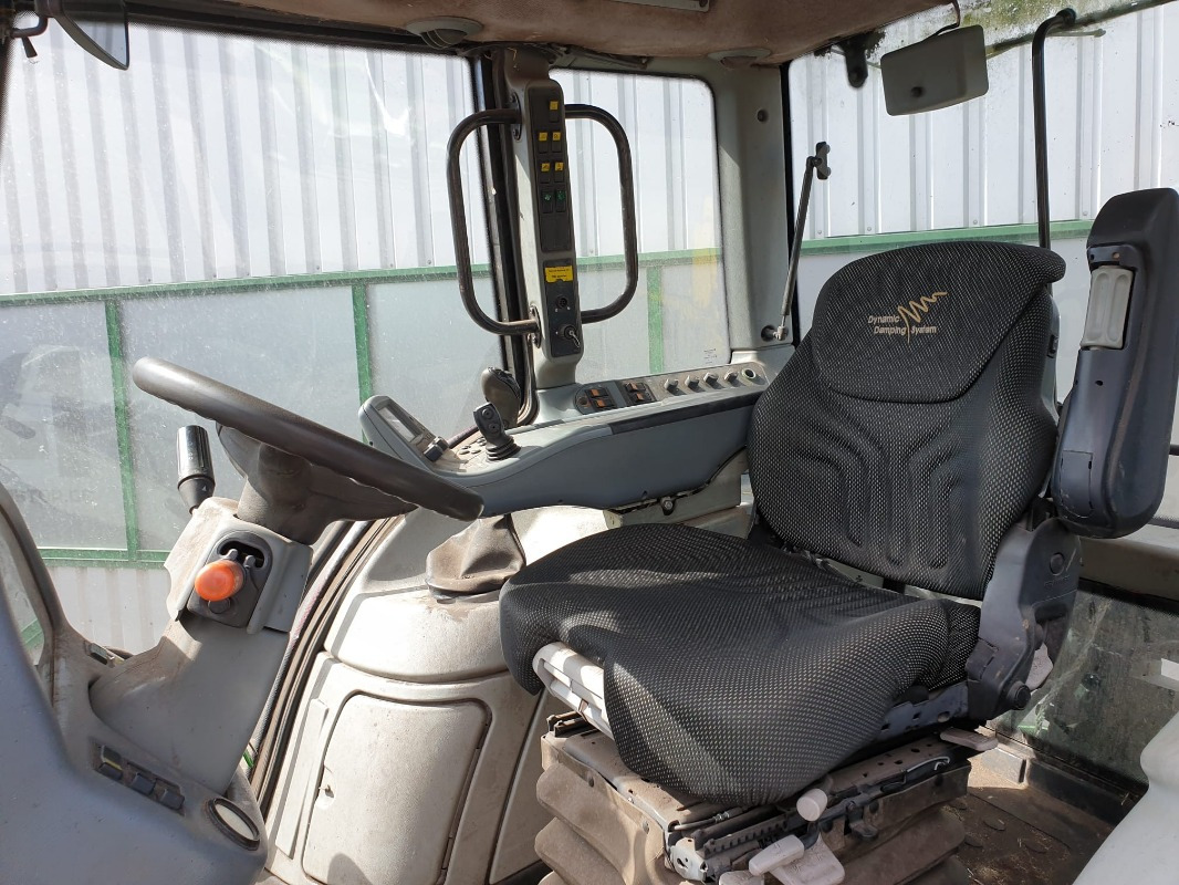 Valtra T151 - Трактор: фото 5 Valtra T151 - Трактор: фото 5