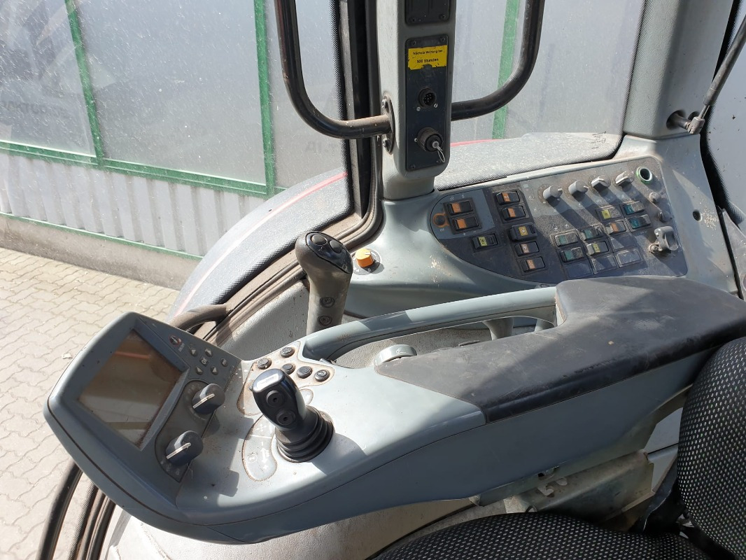 Valtra T151 - Трактор: фото 4 Valtra T151 - Трактор: фото 4