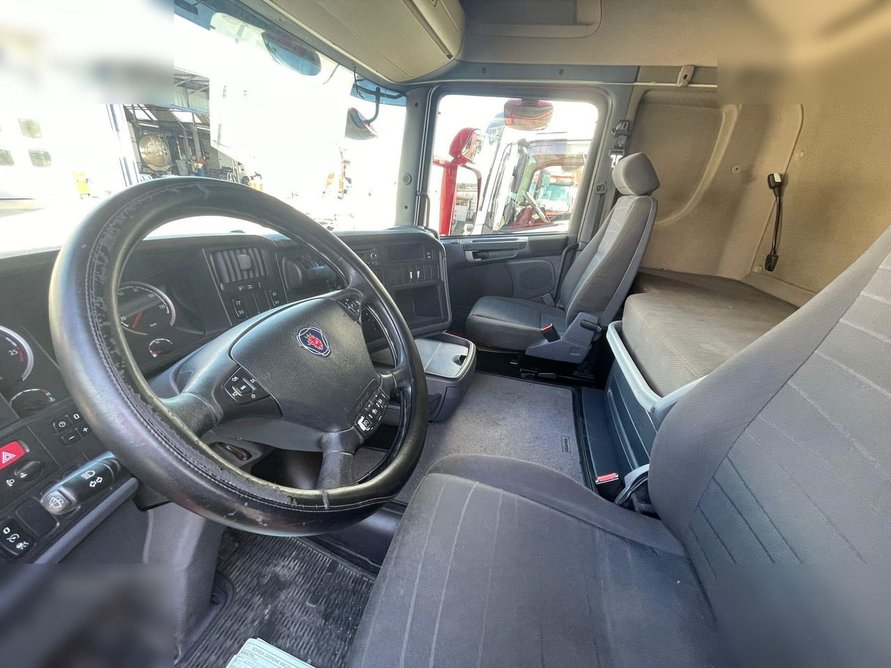 SCANIA R450 - Грузовик-контейнеровоз/ Сменный кузов: фото 3 SCANIA R450 - Грузовик-контейнеровоз/ Сменный кузов: фото 3