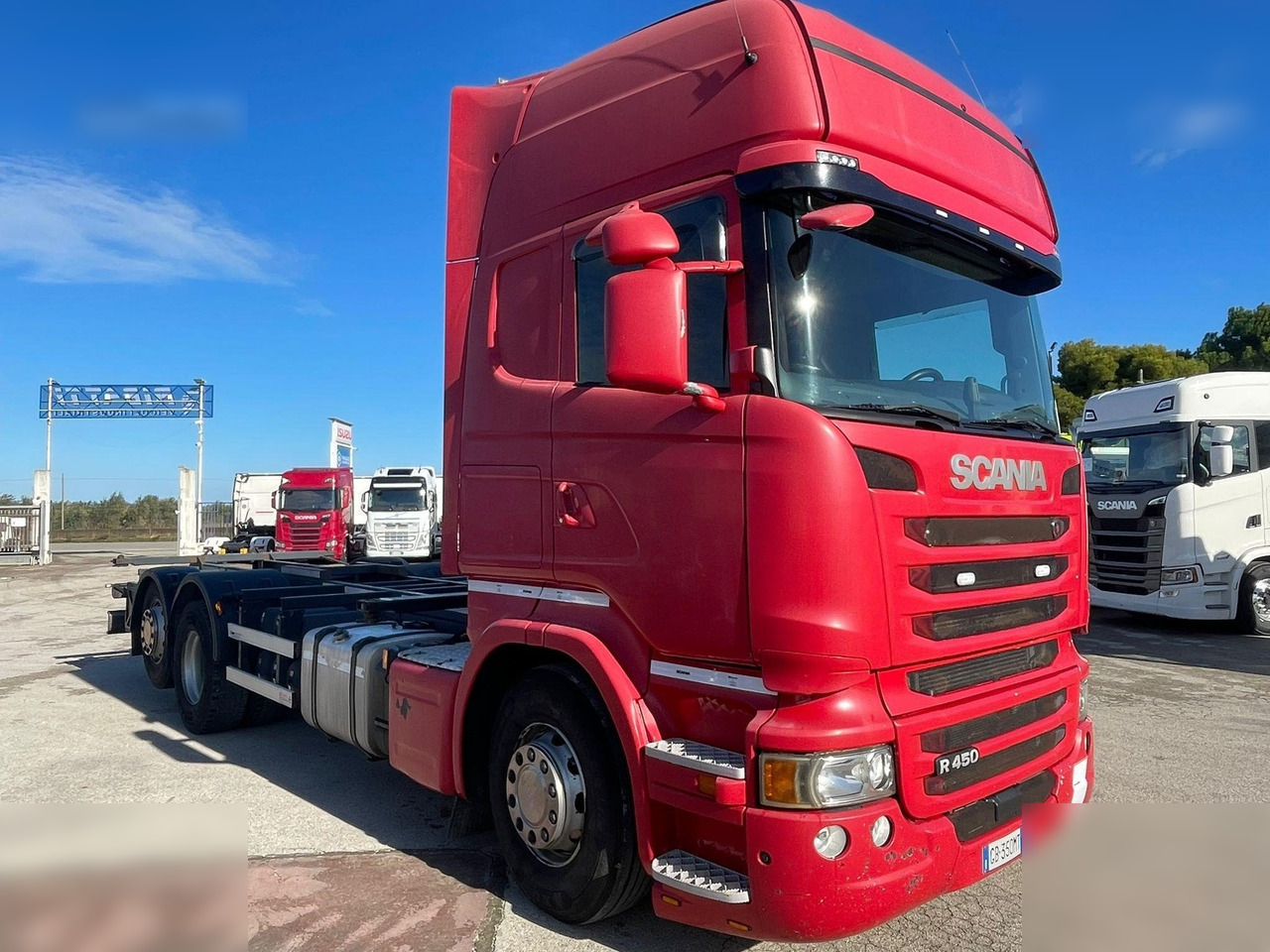 SCANIA R450 - Грузовик-контейнеровоз/ Сменный кузов: фото 1 SCANIA R450 - Грузовик-контейнеровоз/ Сменный кузов: фото 1