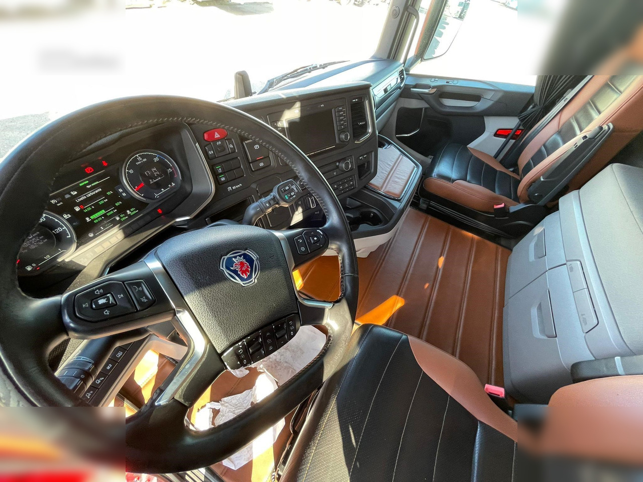 SCANIA R450 - Грузовик-контейнеровоз/ Сменный кузов: фото 5 SCANIA R450 - Грузовик-контейнеровоз/ Сменный кузов: фото 5