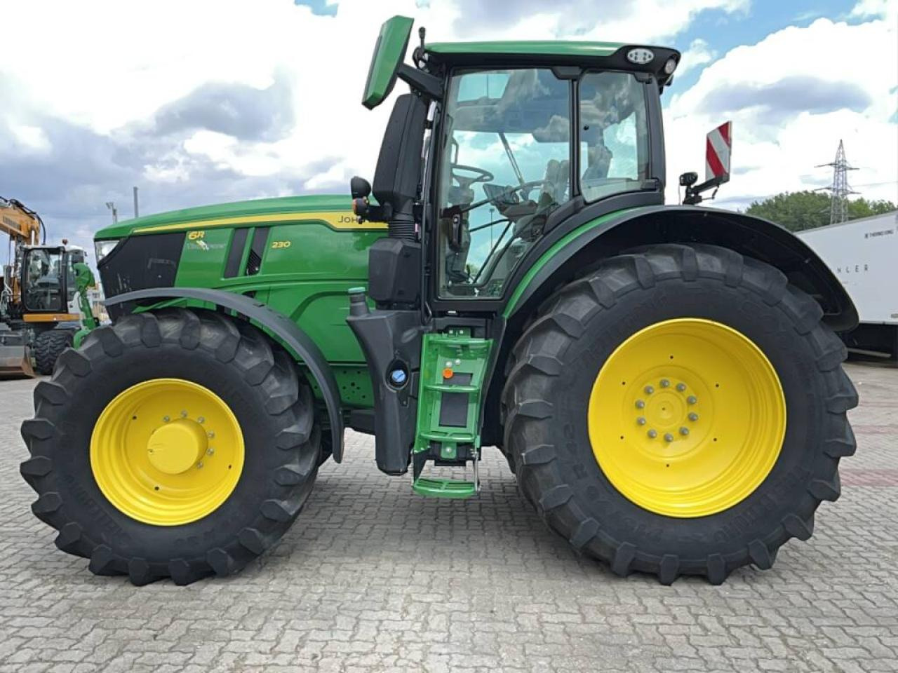 John Deere 6R230 - Трактор: фото 1 John Deere 6R230 - Трактор: фото 1