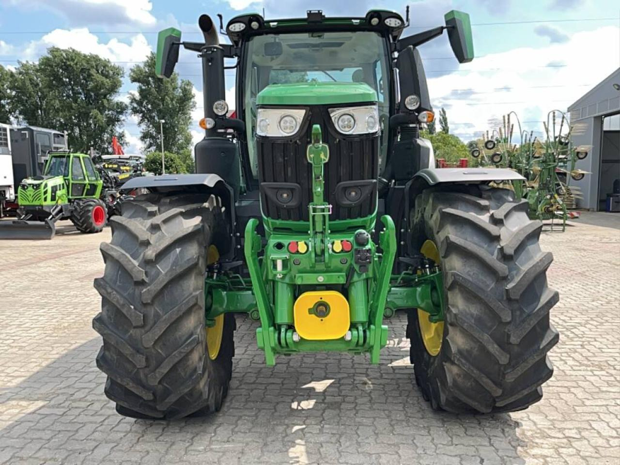 John Deere 6R230 - Трактор: фото 2 John Deere 6R230 - Трактор: фото 2