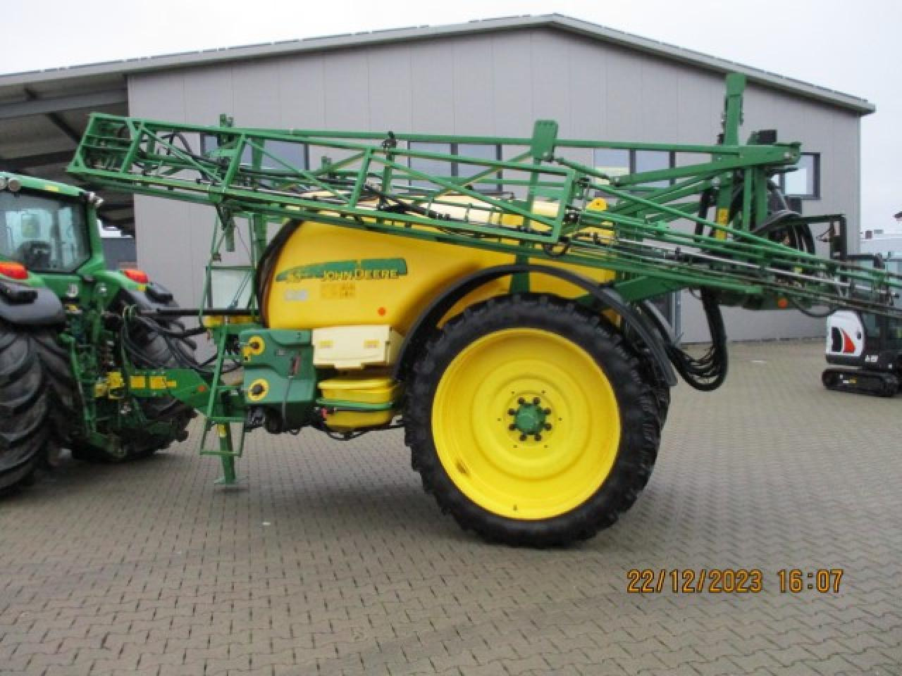 John Deere 740 - Прицепной опрыскиватель: фото 2 John Deere 740 - Прицепной опрыскиватель: фото 2