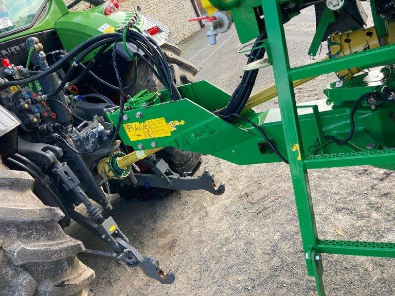 John Deere M740I - Прицепной опрыскиватель: фото 4 John Deere M740I - Прицепной опрыскиватель: фото 4