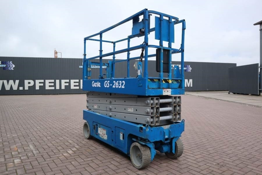 Genie GS2632 Electric, Working Height 10m, 227kg Capacit - Ножничный подъемник: фото 2 Genie GS2632 Electric, Working Height 10m, 227kg Capacit - Ножничный подъемник: фото 2