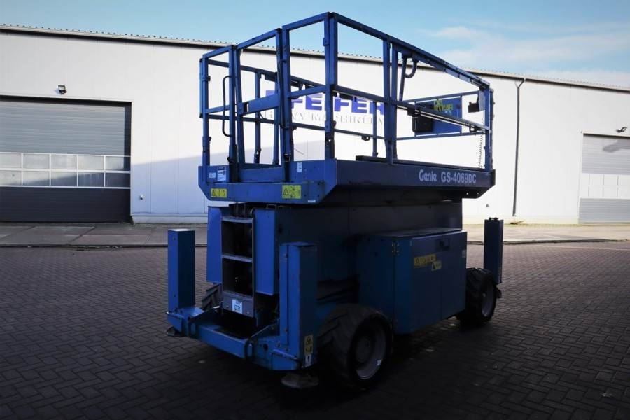 Genie GS4069 Electric, 14m Working Height, 363kg Capacit - Ножничный подъемник: фото 2 Genie GS4069 Electric, 14m Working Height, 363kg Capacit - Ножничный подъемник: фото 2