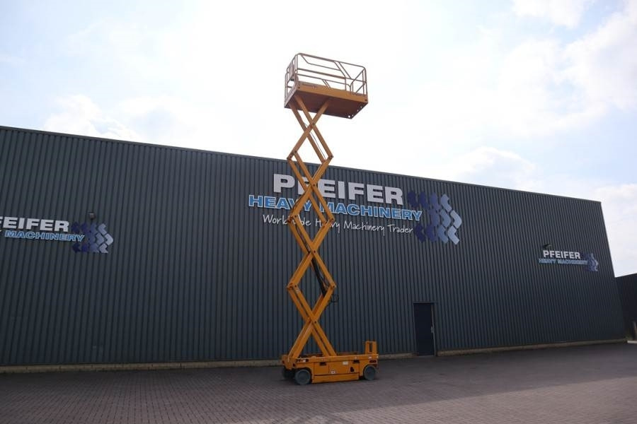 Haulotte COMPACT 10 Electric, 10m Working Height, 450kg Cap - Ножничный подъемник: фото 2 Haulotte COMPACT 10 Electric, 10m Working Height, 450kg Cap - Ножничный подъемник: фото 2