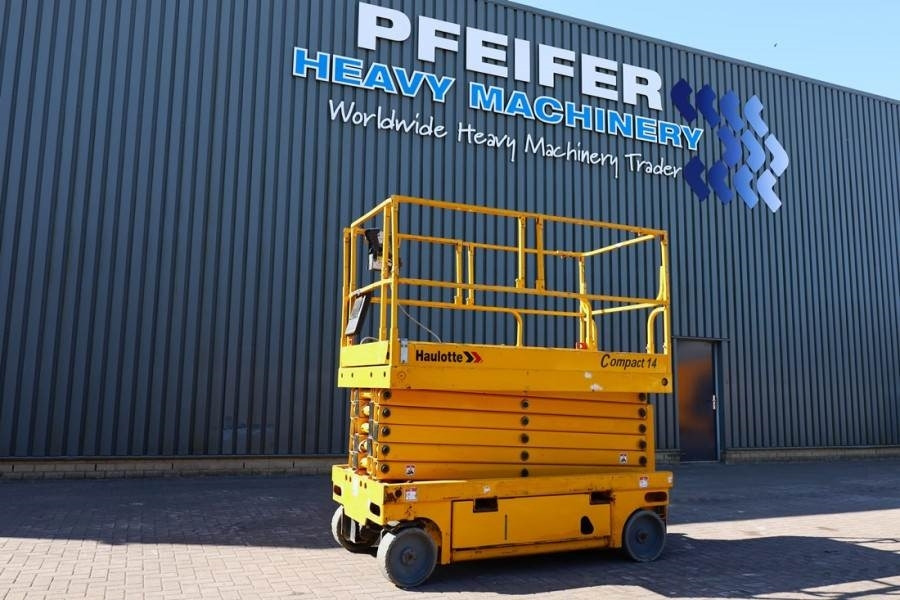 Haulotte COMPACT 14 Electric, 14m Working Height, 350kg Cap - Ножничный подъемник: фото 1 Haulotte COMPACT 14 Electric, 14m Working Height, 350kg Cap - Ножничный подъемник: фото 1