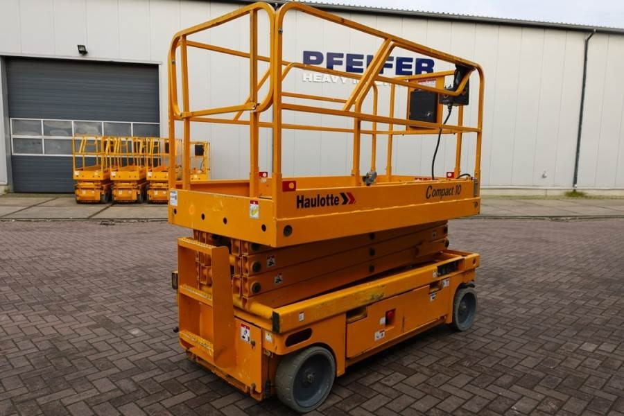 Haulotte Compact 10 Electric, 10m Working Height, 450kg Cap - Ножничный подъемник: фото 2 Haulotte Compact 10 Electric, 10m Working Height, 450kg Cap - Ножничный подъемник: фото 2