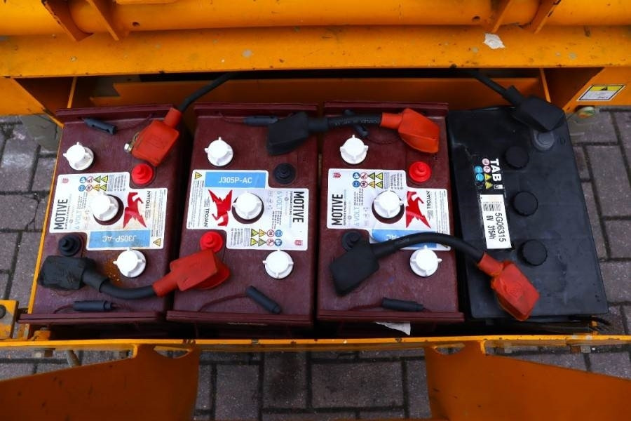 Haulotte Compact 10 Electric, 10m Working Height, 450kg Cap - Ножничный подъемник: фото 5 Haulotte Compact 10 Electric, 10m Working Height, 450kg Cap - Ножничный подъемник: фото 5