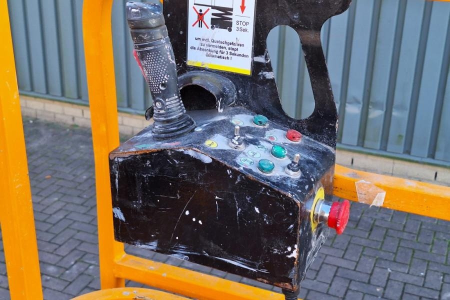 Haulotte Compact 10 Electric, 10m Working Height, 450kg Cap - Ножничный подъемник: фото 4 Haulotte Compact 10 Electric, 10m Working Height, 450kg Cap - Ножничный подъемник: фото 4