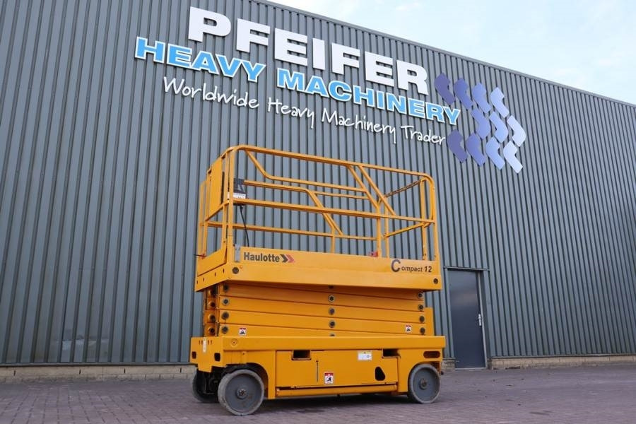 Haulotte Compact 12 Electric, 12m Working Height, 300kg Cap  - Ножничный подъемник: фото 1 Haulotte Compact 12 Electric, 12m Working Height, 300kg Cap  - Ножничный подъемник: фото 1