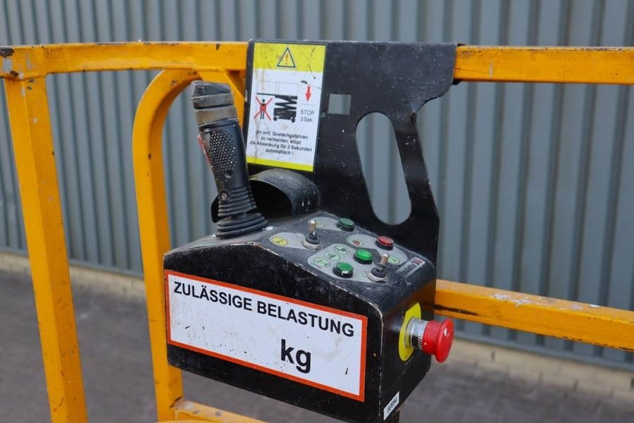 Haulotte Compact 12 Electric, 12m Working Height, 300kg Cap  - Ножничный подъемник: фото 4 Haulotte Compact 12 Electric, 12m Working Height, 300kg Cap  - Ножничный подъемник: фото 4