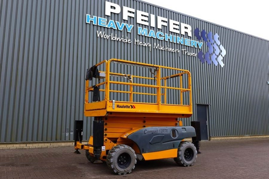 Haulotte Compact 12RTE Electric, 12m Working Height, 450kg  - Ножничный подъемник: фото 1 Haulotte Compact 12RTE Electric, 12m Working Height, 450kg  - Ножничный подъемник: фото 1