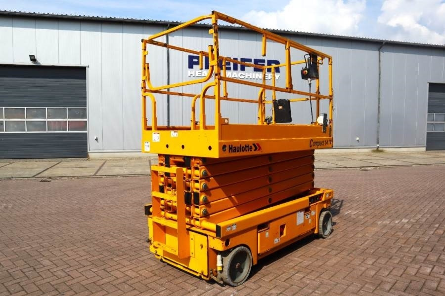 Haulotte Compact 14 Electric, 14m Working Height, 350kg Cap - Ножничный подъемник: фото 2 Haulotte Compact 14 Electric, 14m Working Height, 350kg Cap - Ножничный подъемник: фото 2