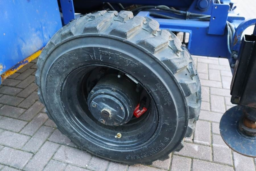Haulotte H15SX New Tyres, Diesel, 4x4 Drive, 15 Working Hei - Ножничный подъемник: фото 4 Haulotte H15SX New Tyres, Diesel, 4x4 Drive, 15 Working Hei - Ножничный подъемник: фото 4