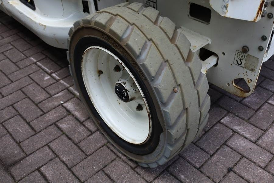 Ножничный подъемник JLG 4069LE Electric, 14.2m Working Height, 360kg Capac: фото 12 Ножничный подъемник JLG 4069LE Electric, 14.2m Working Height, 360kg Capac: фото 12