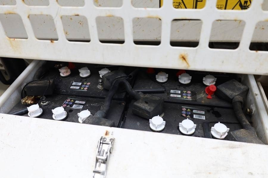 Ножничный подъемник JLG 4069LE Electric, 14.2m Working Height, 360kg Capac: фото 11 Ножничный подъемник JLG 4069LE Electric, 14.2m Working Height, 360kg Capac: фото 11