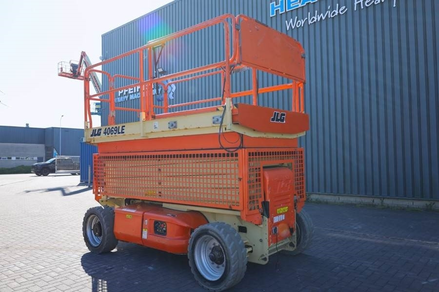 Ножничный подъемник JLG M4069 Hybrid, 14.2m Working Height, 360kg Capacity: фото 8 Ножничный подъемник JLG M4069 Hybrid, 14.2m Working Height, 360kg Capacity: фото 8