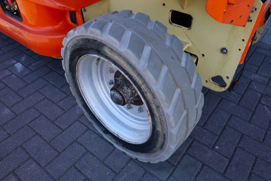 Ножничный подъемник JLG M4069 Hybrid, 14.2m Working Height, 360kg Capacity: фото 14 Ножничный подъемник JLG M4069 Hybrid, 14.2m Working Height, 360kg Capacity: фото 14