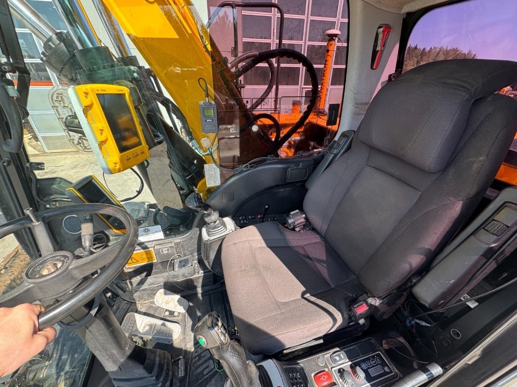 JCB 175 - Колёсный экскаватор: фото 4 JCB 175 - Колёсный экскаватор: фото 4