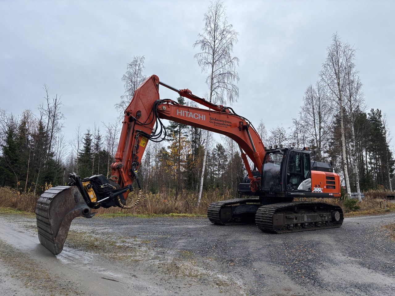 Hitachi ZX300LC-6 - Экскаватор: фото 1 Hitachi ZX300LC-6 - Экскаватор: фото 1