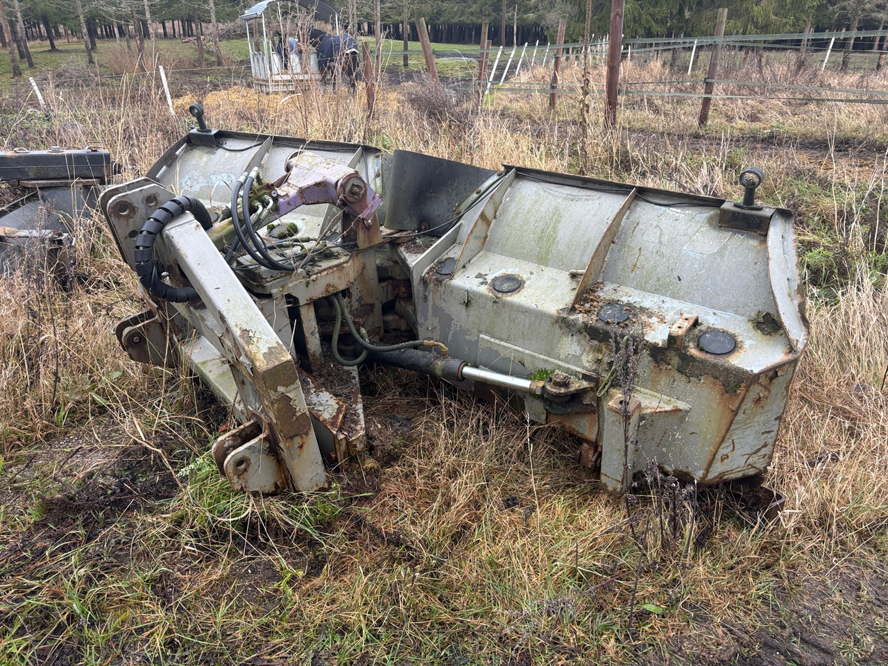 Holms - Отвал для снега: фото 1 Holms - Отвал для снега: фото 1