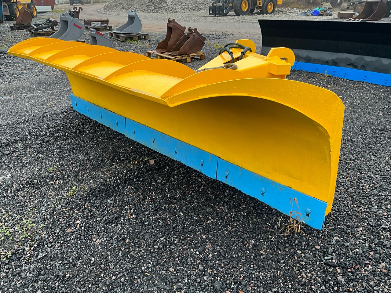 Holms TKH-320 - Отвал для снега: фото 1 Holms TKH-320 - Отвал для снега: фото 1