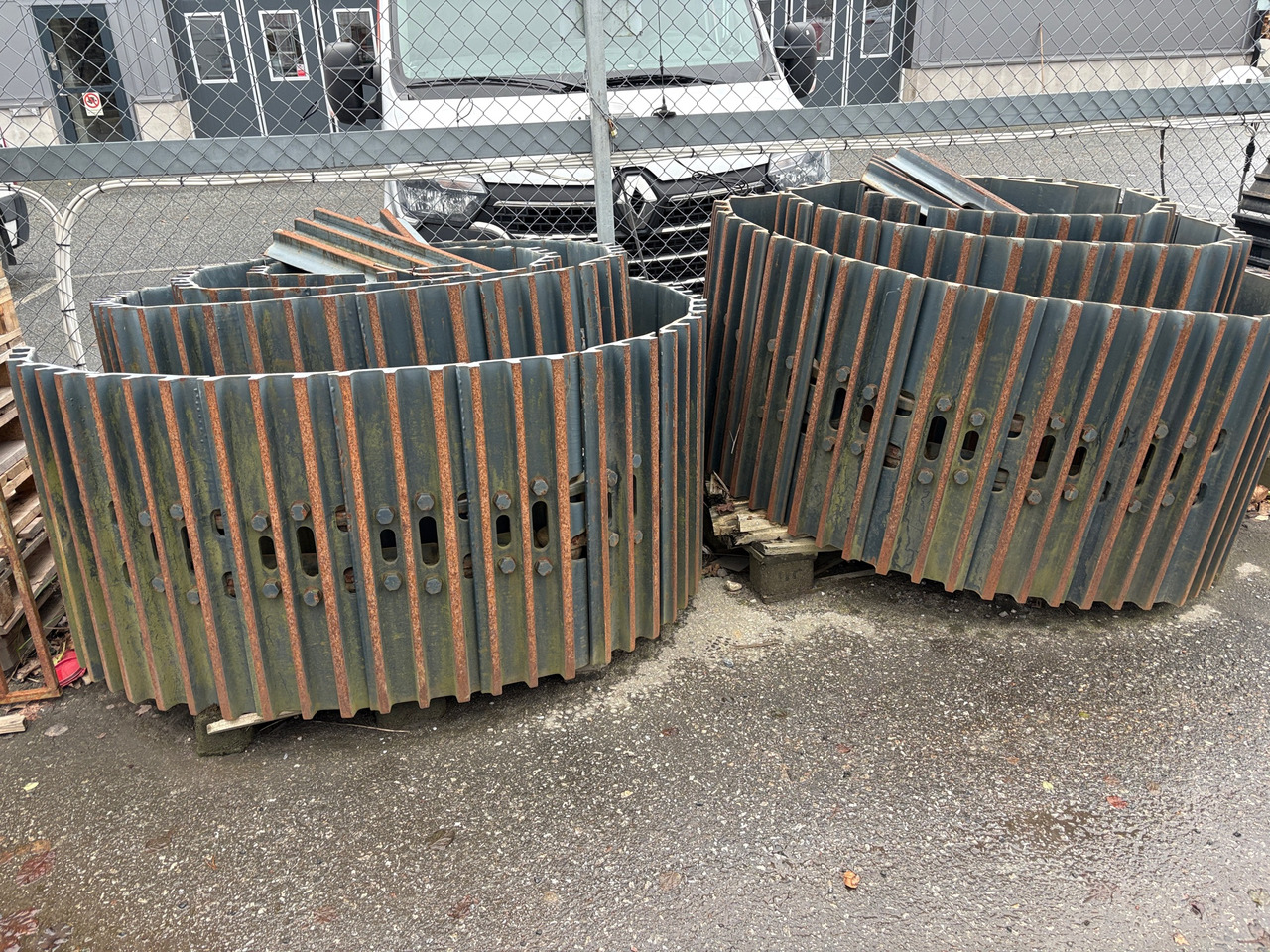 Hyundai HX300L - Строительное оборудование: фото 1 Hyundai HX300L - Строительное оборудование: фото 1