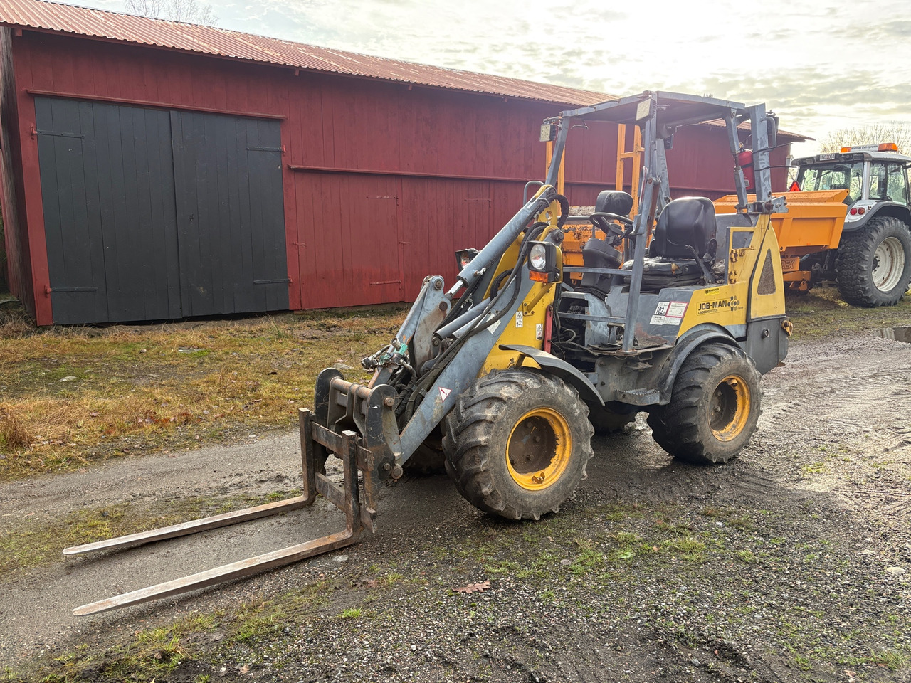 Job-Man LM 2380F - Колёсный погрузчик: фото 1 Job-Man LM 2380F - Колёсный погрузчик: фото 1