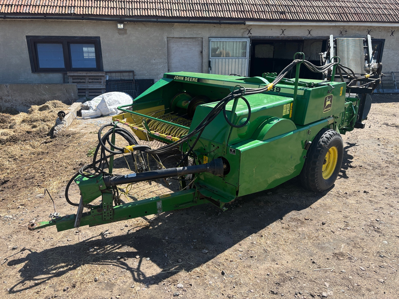 John Deere 459 - Пресс-подборщик рулонный: фото 1 John Deere 459 - Пресс-подборщик рулонный: фото 1