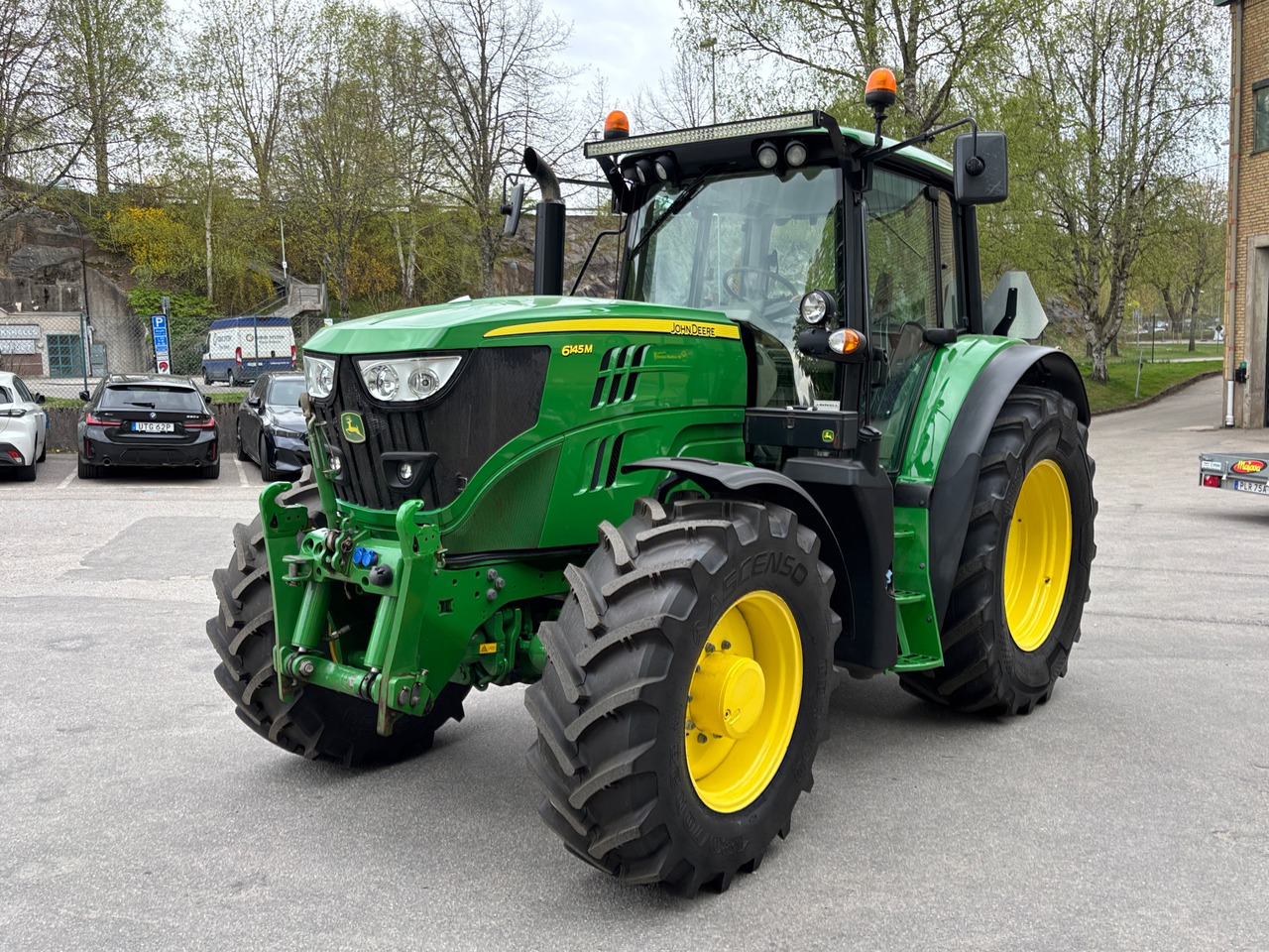 John Deere 6145M - Трактор: фото 1 John Deere 6145M - Трактор: фото 1