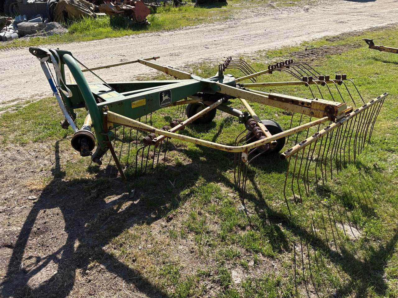 John Deere GA 300 G - Сеноворошилка: фото 1 John Deere GA 300 G - Сеноворошилка: фото 1