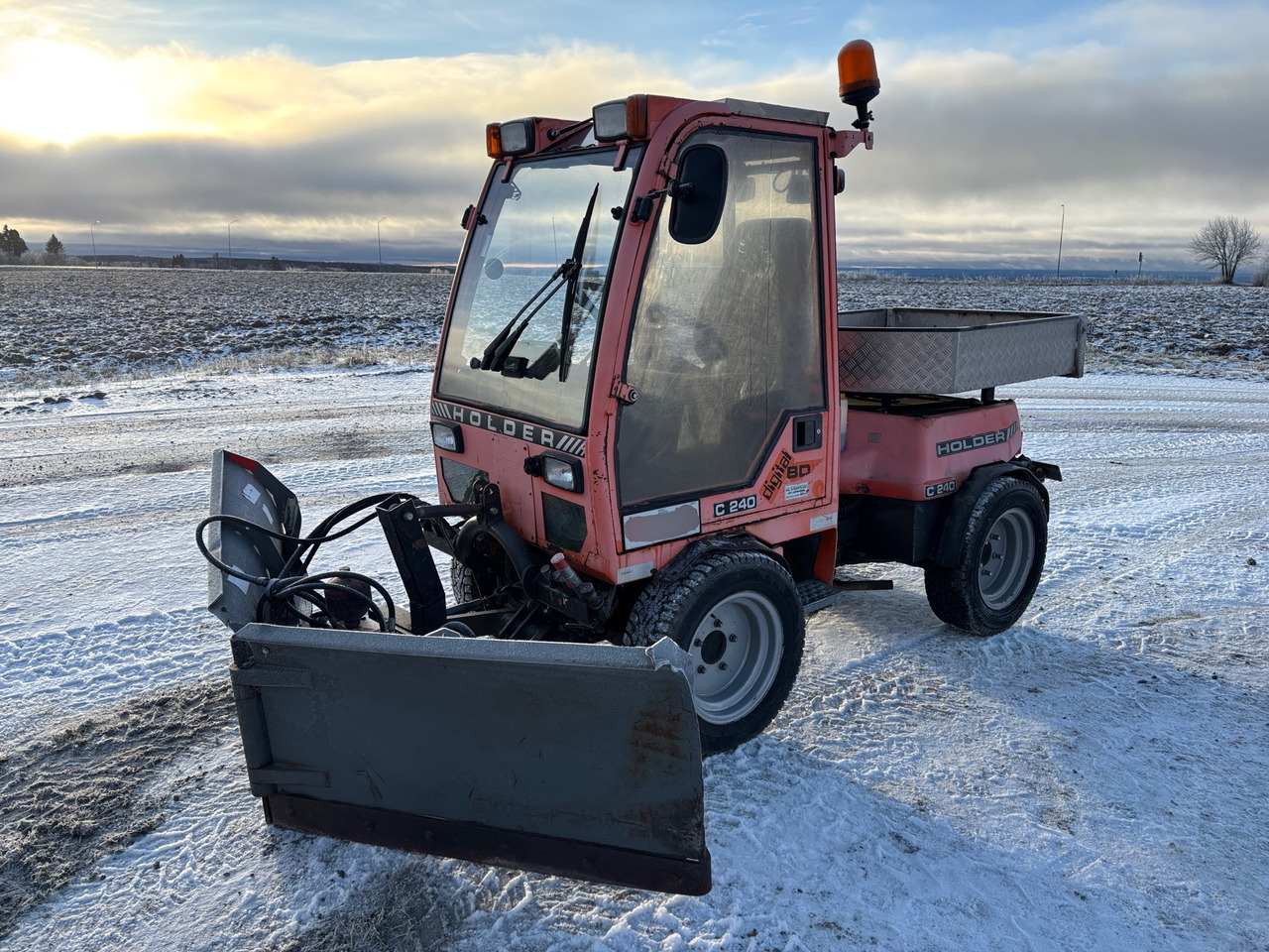 Holder C 203 - Коммунальная/ Специальная техника: фото 1 Holder C 203 - Коммунальная/ Специальная техника: фото 1