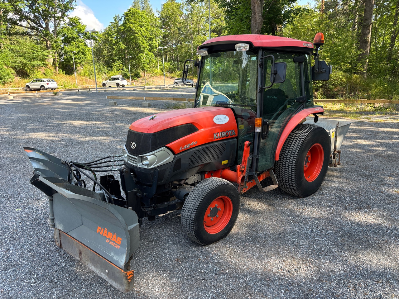 Kubota L4240 - Трактор: фото 1 Kubota L4240 - Трактор: фото 1