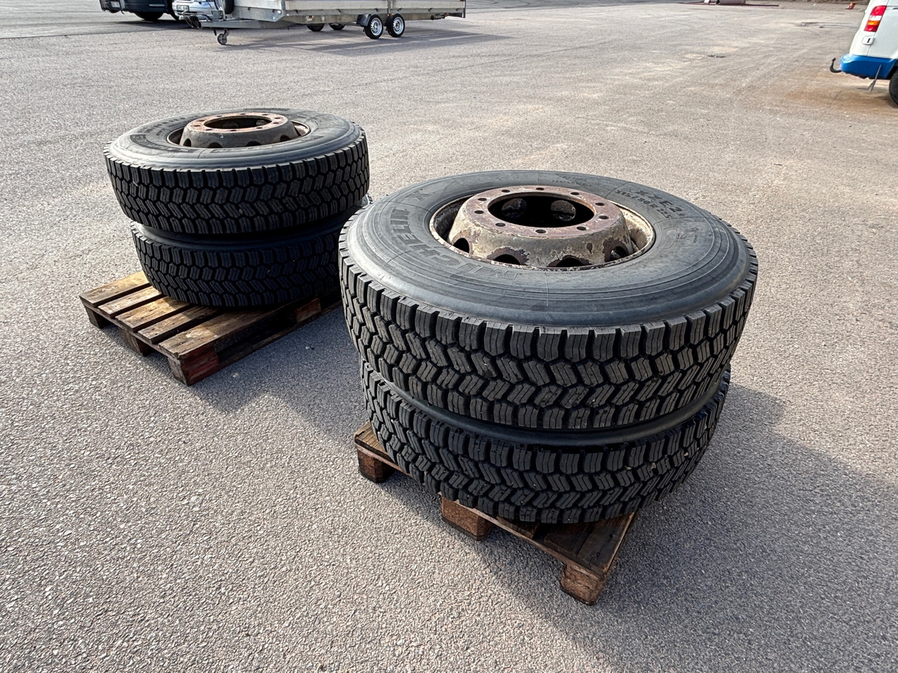 Michelin  - Колесо для Грузовиков: фото 1 Michelin  - Колесо для Грузовиков: фото 1