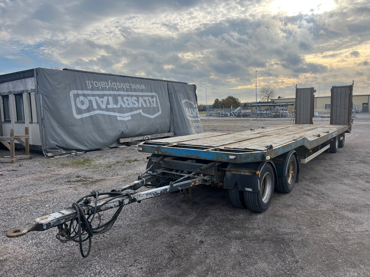 Nor-Slep SL-38M  - Низкорамный прицеп: фото 1 Nor-Slep SL-38M  - Низкорамный прицеп: фото 1