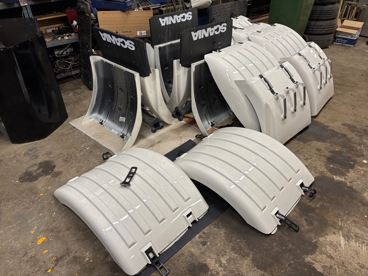 Scania - Крыло для Грузовиков: фото 1 Scania - Крыло для Грузовиков: фото 1